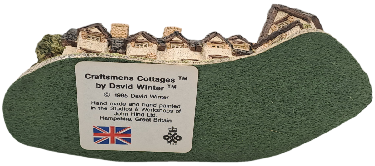 1985 David Winter Cottage Collection"Craftsmens Cottage" Hand Made In Great Britain.