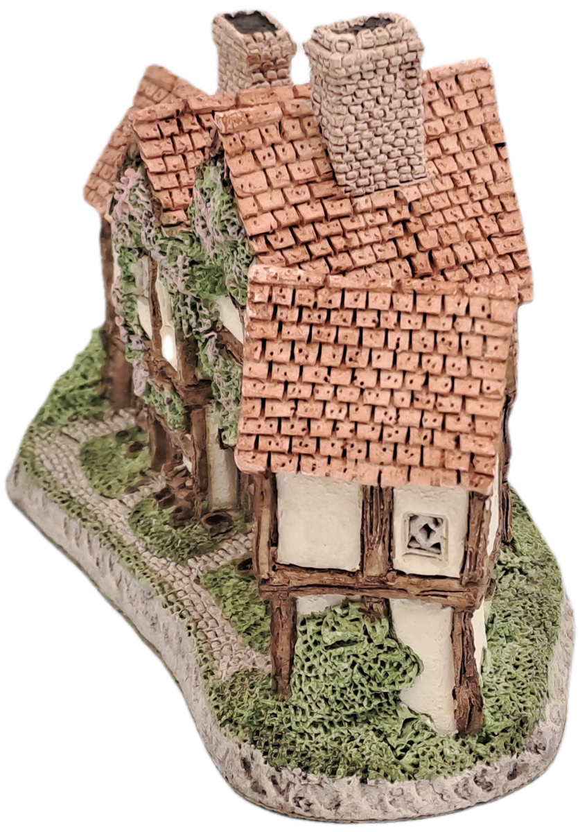 1985 David Winter Cottage Collection"The Apothecarys Shop" Hand Made In Great Britain.