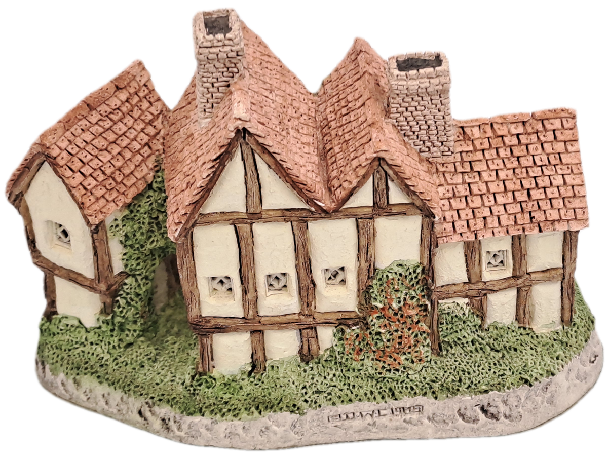 1985 David Winter Cottage Collection"The Apothecarys Shop" Hand Made In Great Britain.