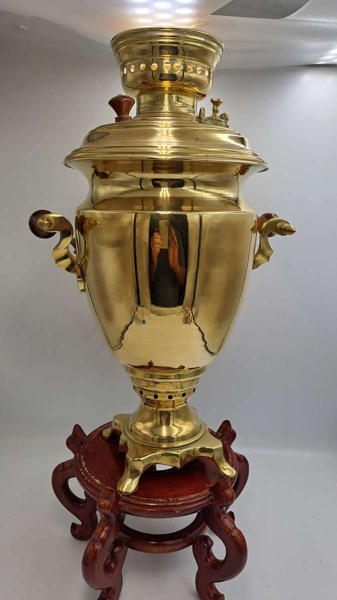 Large Russian Samovar 55cm Tall Brass with wooden Handles and Knobbs on Wooden Stand.