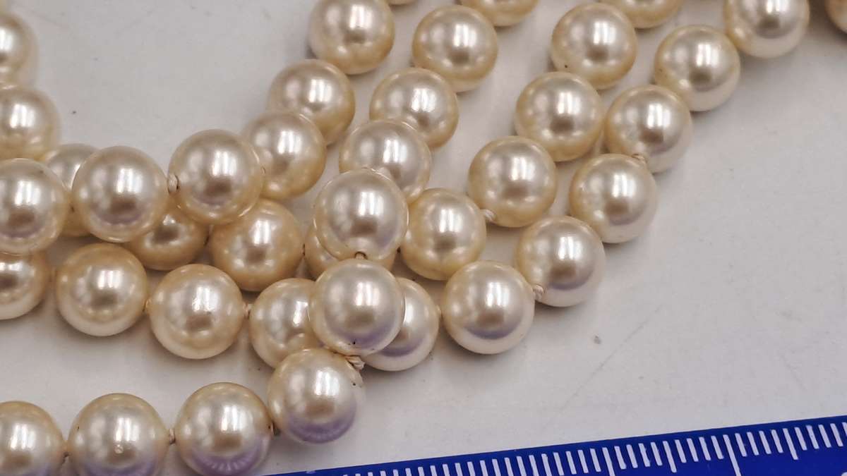 Vintage 84cm Faux? Pearl Necklace with a 14kt Gold Clasp