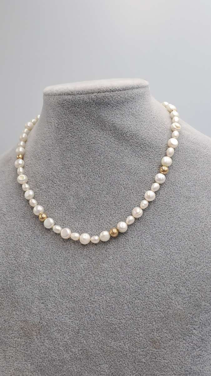 Vintage 40cm Genuine Pearl Necklace with a 9kt Gold Clasp