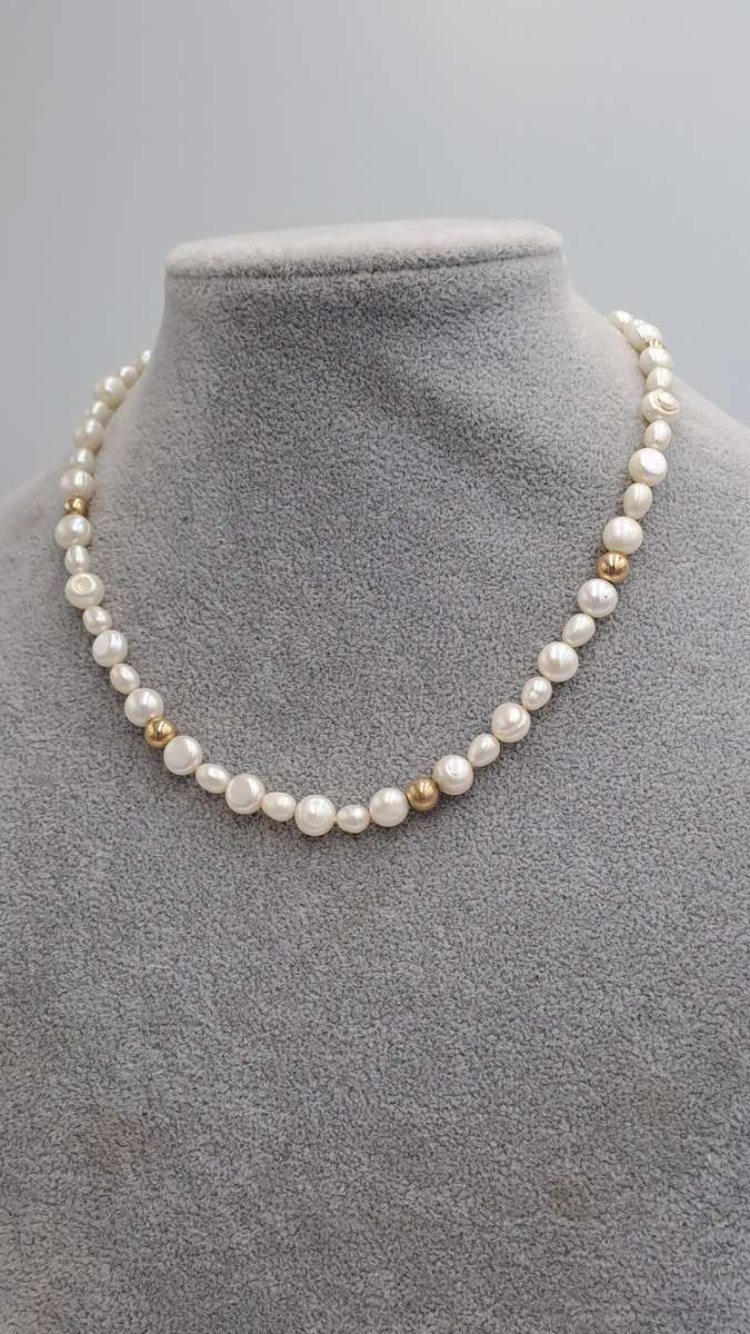 Vintage 40cm Genuine Pearl Necklace with a 9kt Gold Clasp