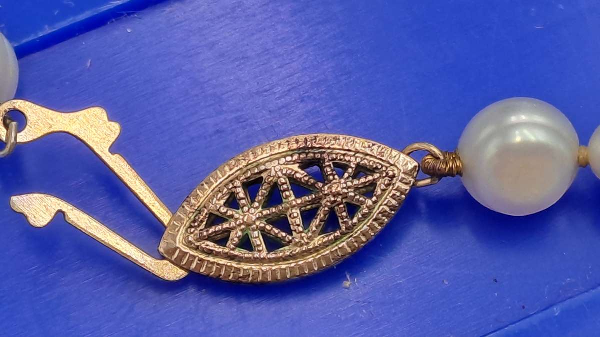 Vintage 40cm Genuine Pearl Necklace with a 9kt Gold Clasp