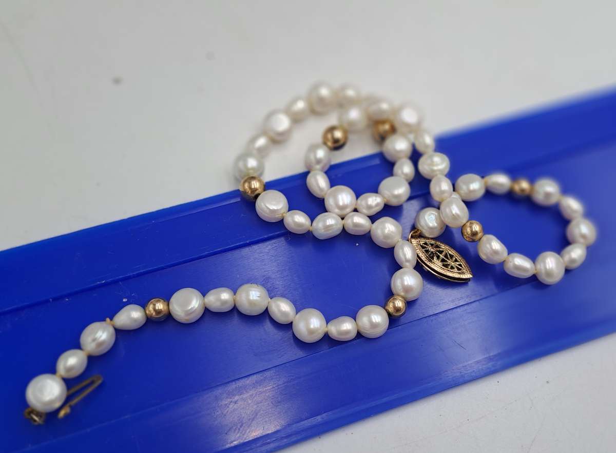 Vintage 40cm Genuine Pearl Necklace with a 9kt Gold Clasp