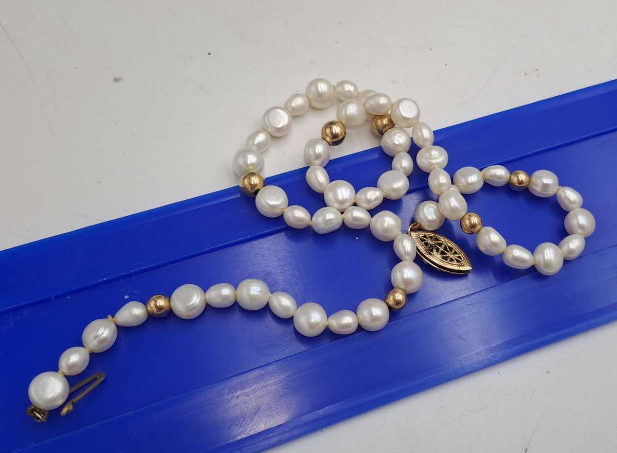 Vintage 40cm Genuine Pearl Necklace with a 9kt Gold Clasp
