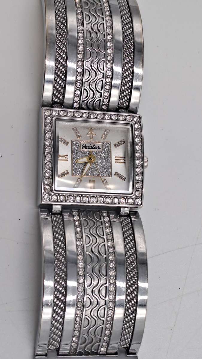 Pre-Owned -Ladies Yalalusi Quartz Fashion watch- Boxed - Working
