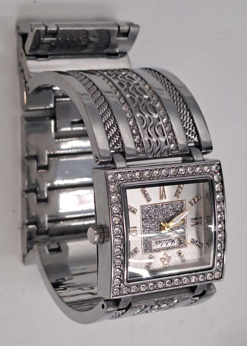 Pre-Owned -Ladies Yalalusi Quartz Fashion watch- Boxed - Working