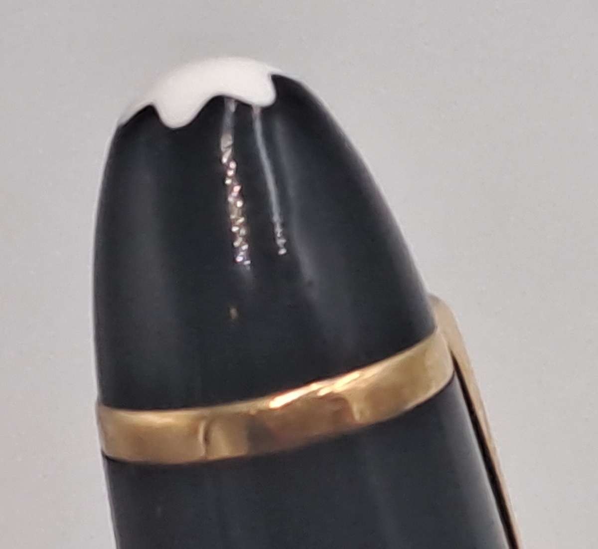 Pre-Owned  Mont Blanc Meisterstuck roller ball pen in- serial #MiLL046 Germany - Need new refill