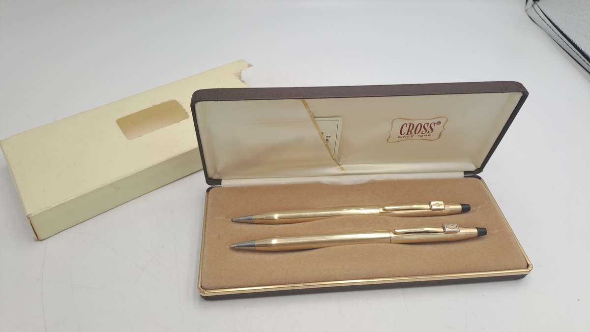 Pre-Owned  1/20 12 Gold Filled Cross Pen and Pencil set in Box with sleeve-Chevrolet Logo on Clip