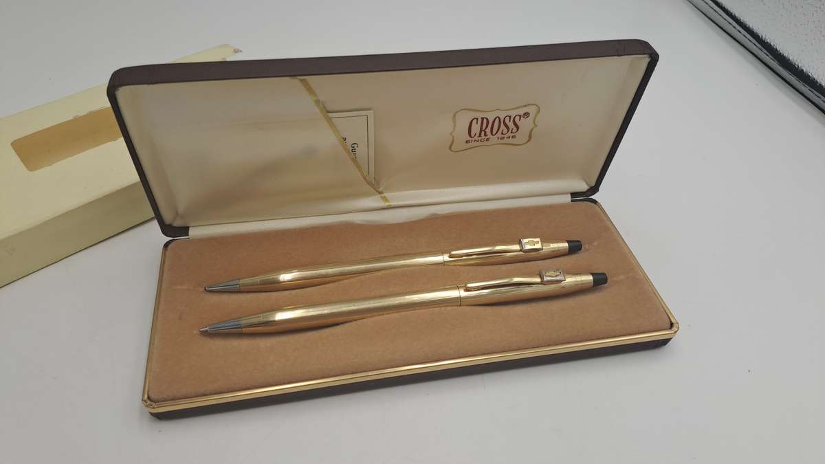 Pre-Owned  1/20 12 Gold Filled Cross Pen and Pencil set in Box with sleeve-Chevrolet Logo on Clip