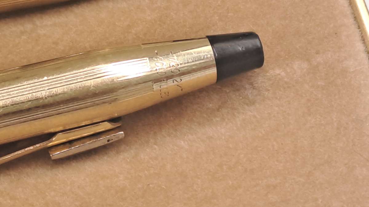 Pre-Owned  1/20 12 Gold Filled Cross Pen and Pencil set in Box with sleeve-Chevrolet Logo on Clip