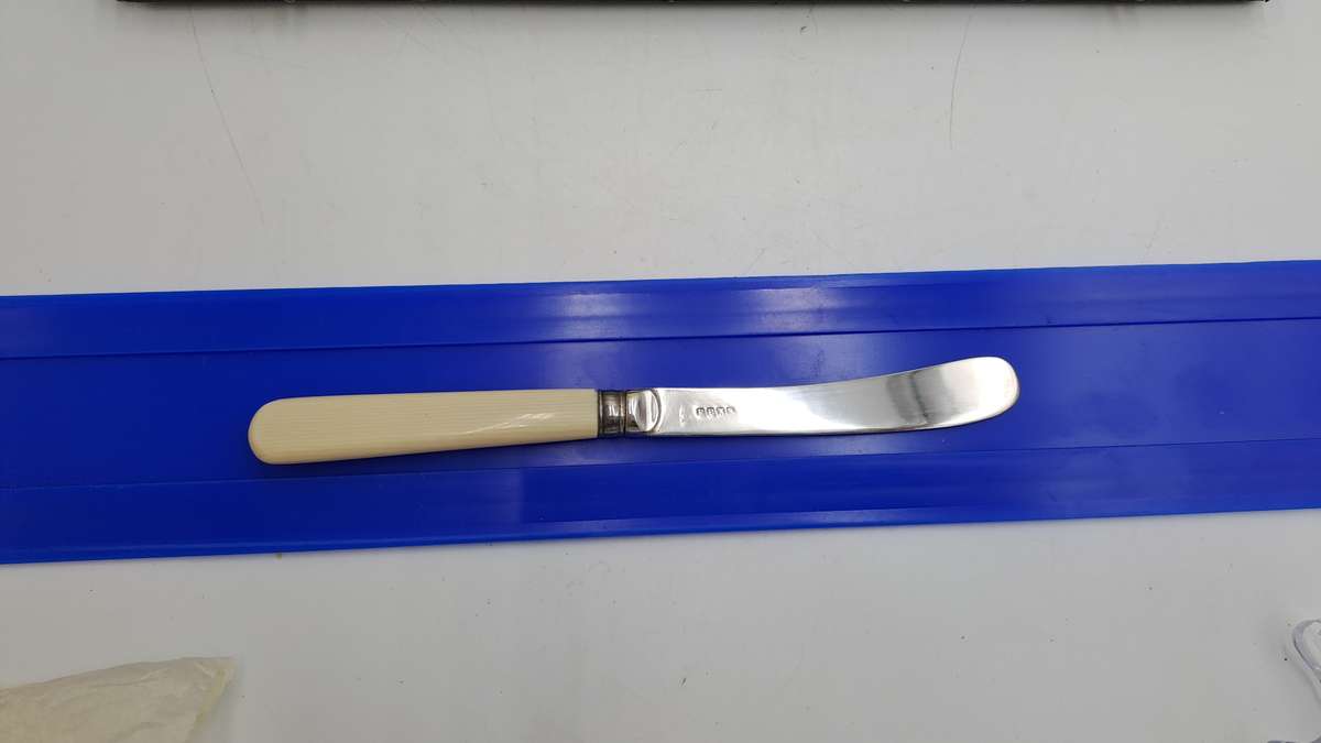 Antique / Vintage 12pc Knife And Fork Cutlery Set EPNS Silver Plated-Boxed -England