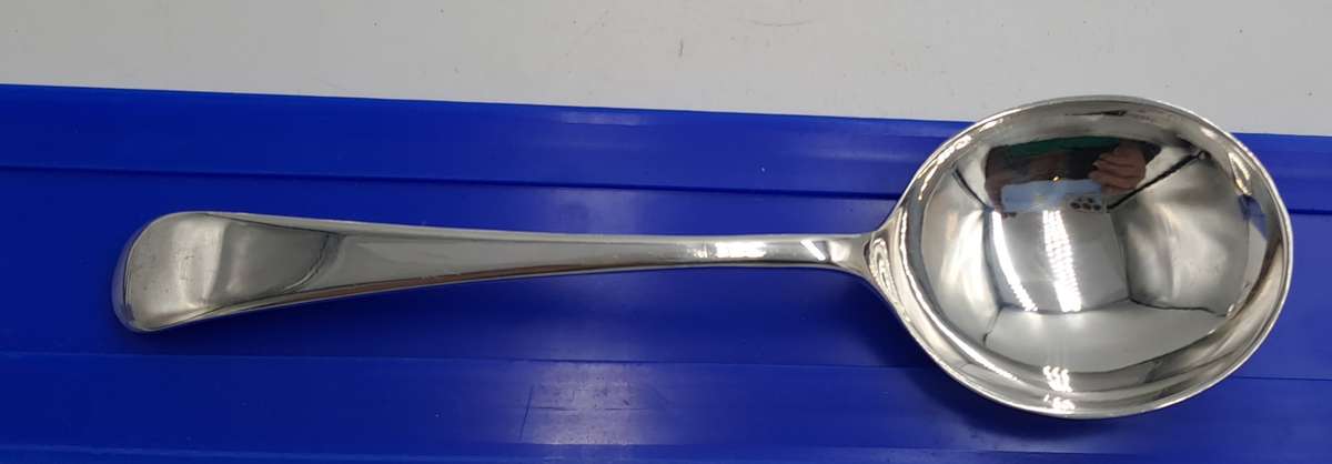 6 Vintage EPNS Super A1 90 Silverplated Soup Spoons -Boxed Sheffield England.