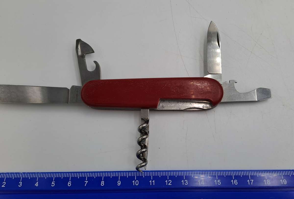 Pre_Owned Victorinox Economy Swiss Made Pocket Knife /Multitool