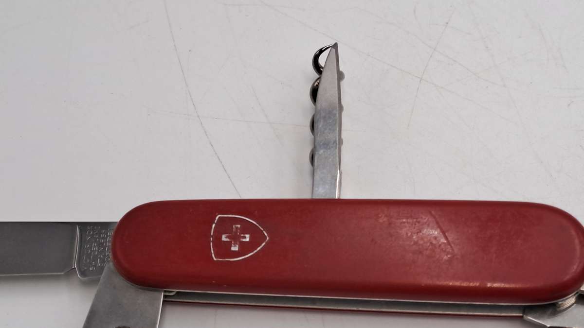 Pre_Owned Victorinox Economy Swiss Made Pocket Knife /Multitool
