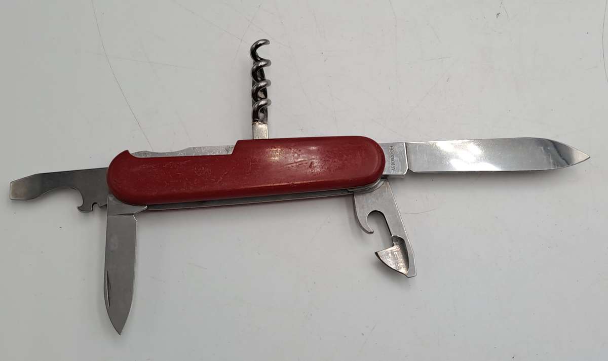 Pre_Owned Victorinox Economy Swiss Made Pocket Knife /Multitool