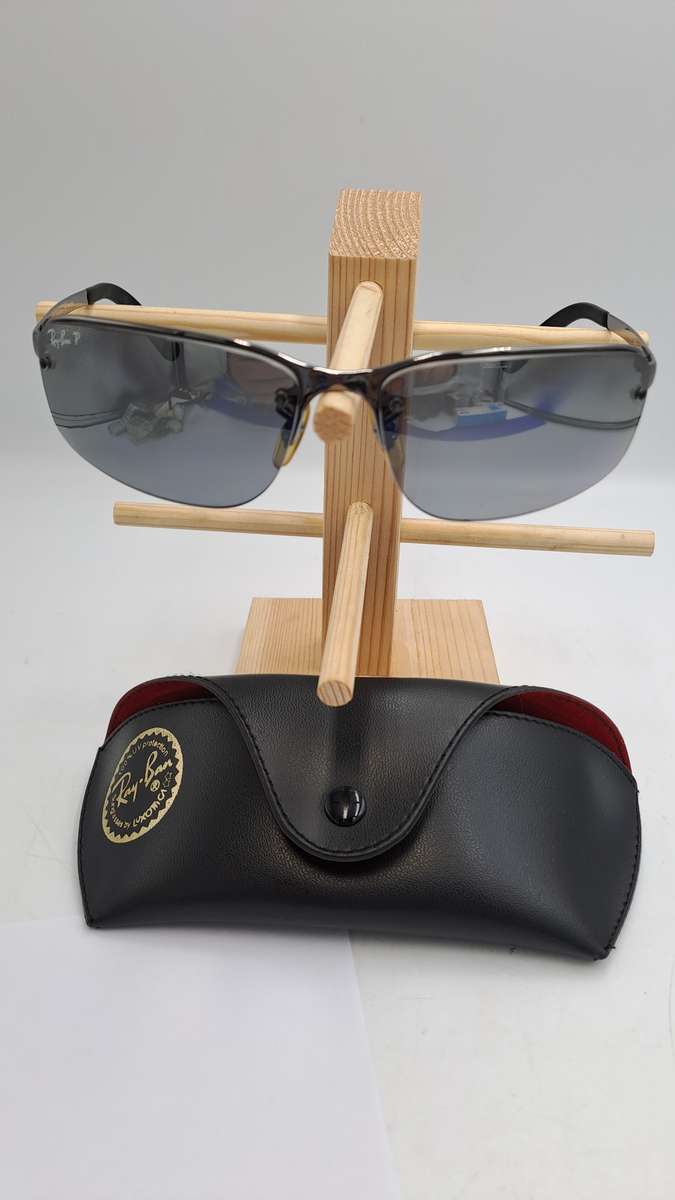 Pre-Owned Ray-Ban  RB 3239 004/82 - 62-15 Sunglasses 100% UV Protection Polarized with Case