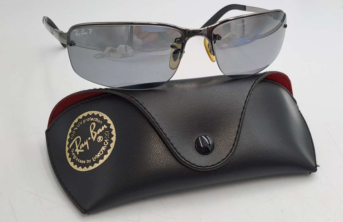 Pre-Owned Ray-Ban  RB 3239 004/82 - 62-15 Sunglasses 100% UV Protection Polarized with Case