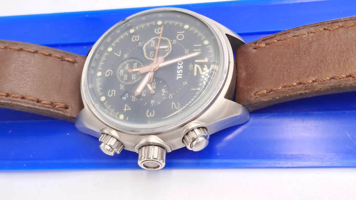 Pre-Owned Men's Fossil Watch with Leather Strap -Working