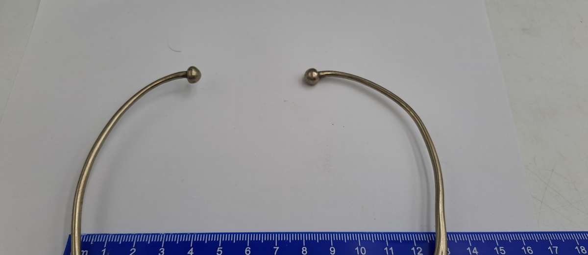 Vintage open choker necklace.  in tribal style made of white metal