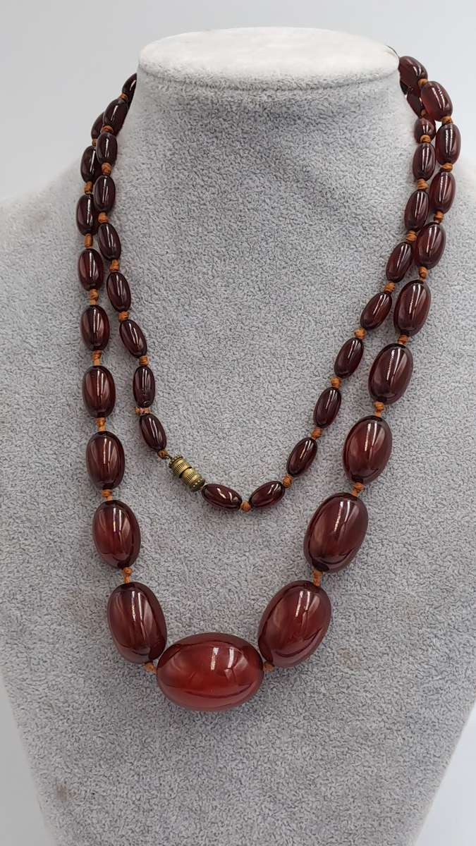 Vintage Olive Shaped Cherry Red Amber Bakelite Faturan Graduated Necklace 96cm