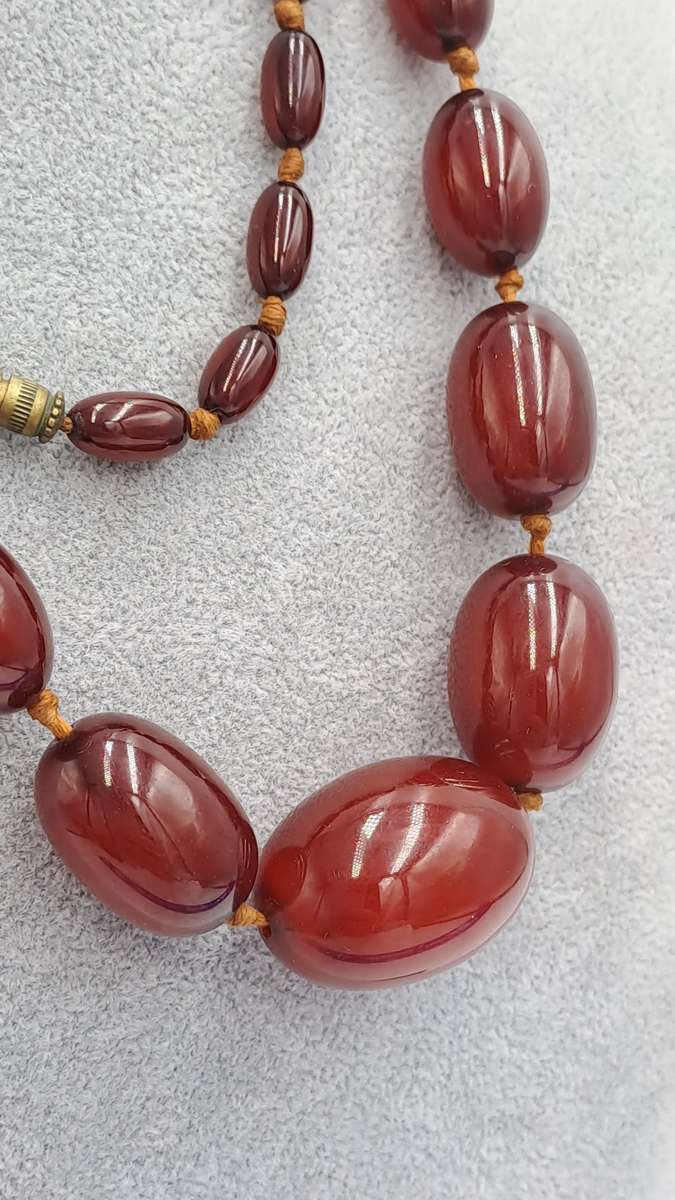 Vintage Olive Shaped Cherry Red Amber Bakelite Faturan Graduated Necklace 96cm