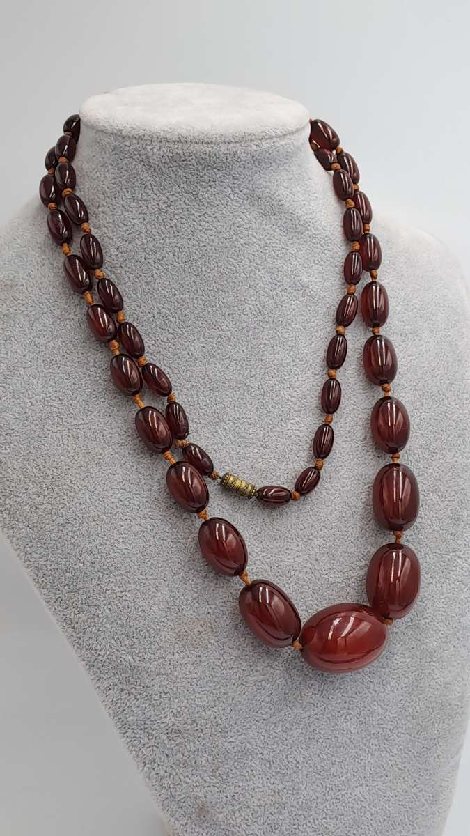 Vintage Olive Shaped Cherry Red Amber Bakelite Faturan Graduated Necklace 96cm