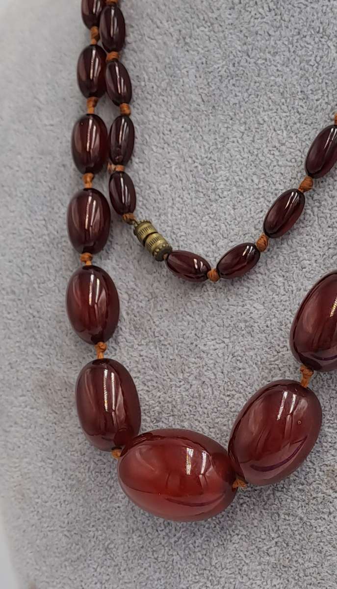 Vintage Olive Shaped Cherry Red Amber Bakelite Faturan Graduated Necklace 96cm