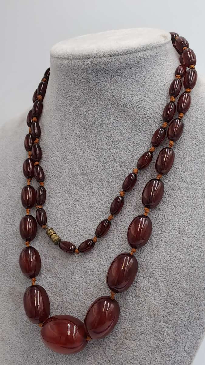 Vintage Olive Shaped Cherry Red Amber Bakelite Faturan Graduated Necklace 96cm