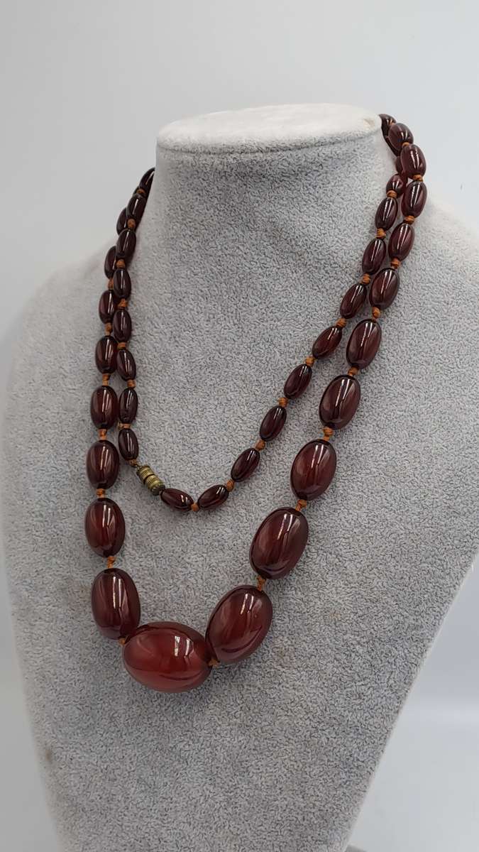 Vintage Olive Shaped Cherry Red Amber Bakelite Faturan Graduated Necklace 96cm