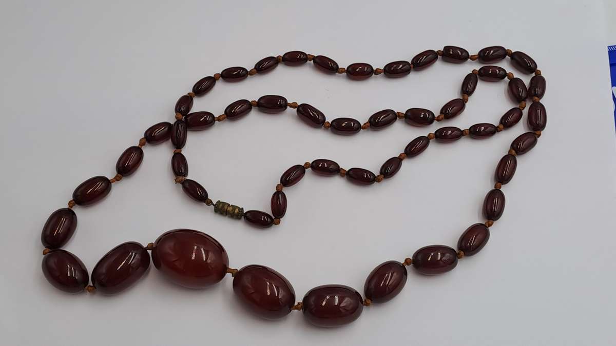 Vintage Olive Shaped Cherry Red Amber Bakelite Faturan Graduated Necklace 96cm