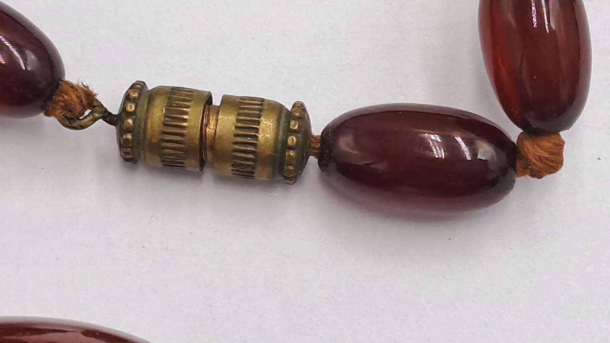 Vintage Olive Shaped Cherry Red Amber Bakelite Faturan Graduated Necklace 96cm