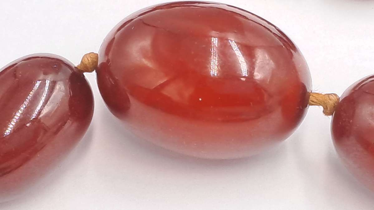 Vintage Olive Shaped Cherry Red Amber Bakelite Faturan Graduated Necklace 96cm