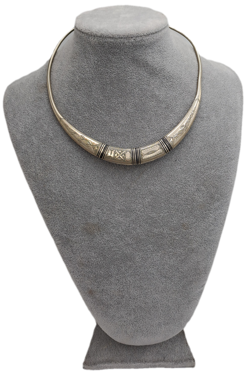 Vintage open choker necklace.  in tribal style made of white metal