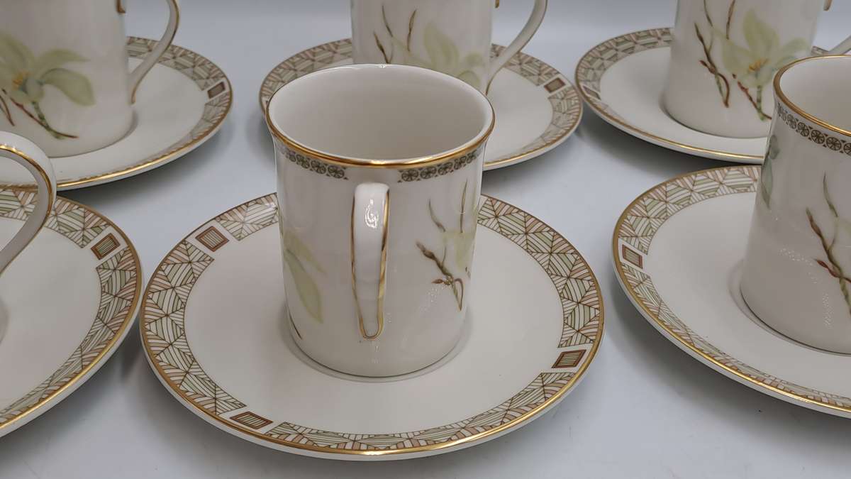 13pc Vintage 1978 Royal Doulton Fine China WHITE NILE TC 1122 cup and Saucers with Sugar Bowl