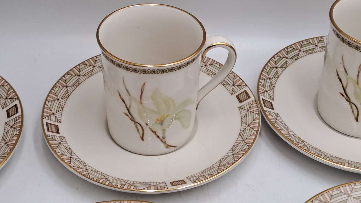 13pc Vintage 1978 Royal Doulton Fine China WHITE NILE TC 1122 cup and Saucers with Sugar Bowl