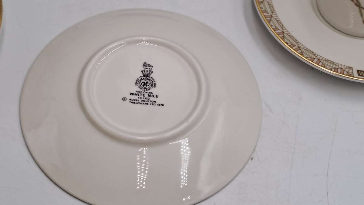13pc Vintage 1978 Royal Doulton Fine China WHITE NILE TC 1122 cup and Saucers with Sugar Bowl