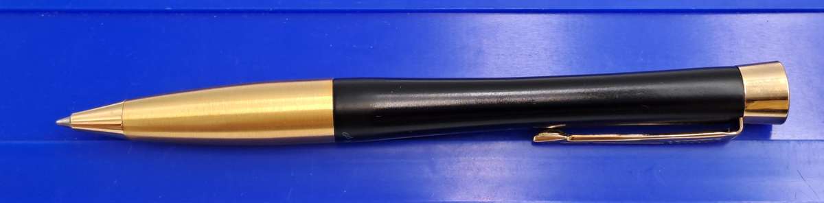 Parker Urban Twist Ballpoint Pen Muted Black and Gold trim in Metal parker Case