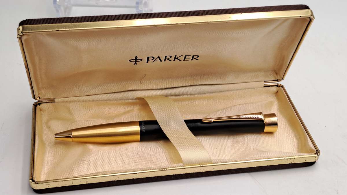 Parker Urban Twist Ballpoint Pen Muted Black and Gold trim in Metal parker Case