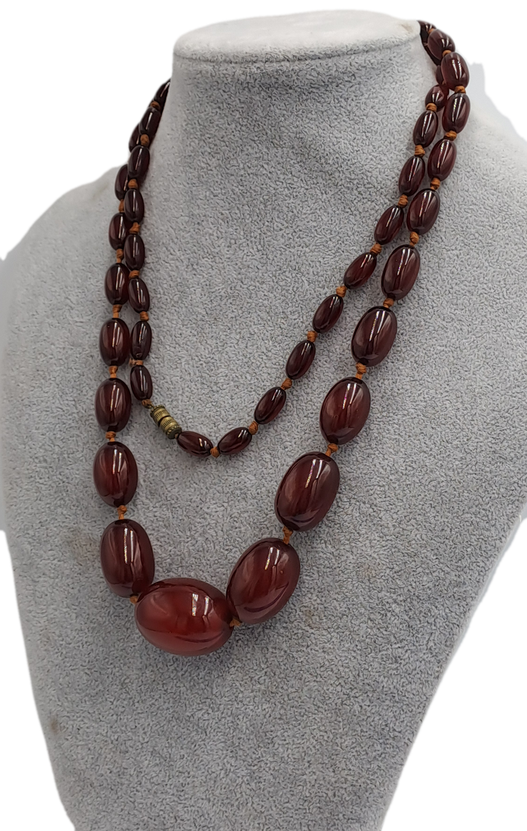 Vintage Olive Shaped Cherry Red Amber Bakelite Faturan Graduated Necklace 96cm