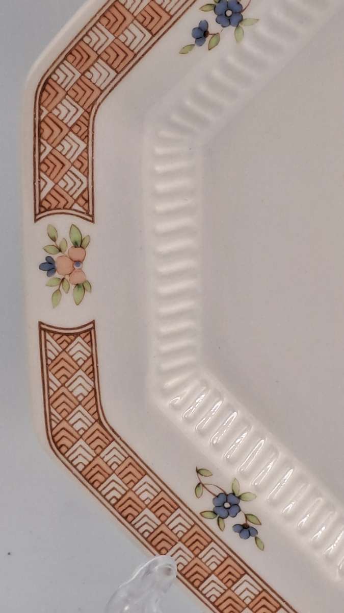 Discontinued 5 NIKKO Cameo Rose Plates -Classic Collection -Made in Japan (2 has tiny Chips )