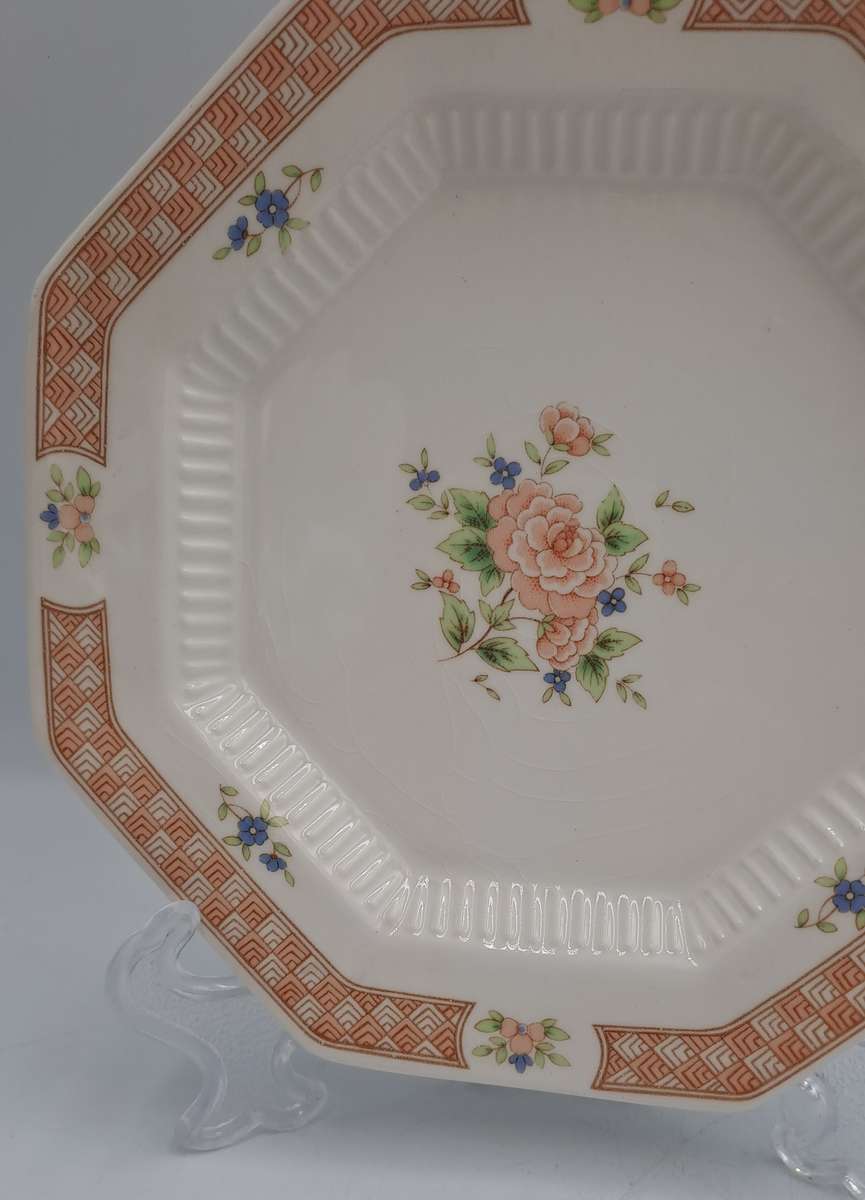 Discontinued 5 NIKKO Cameo Rose Plates -Classic Collection -Made in Japan (2 has tiny Chips )