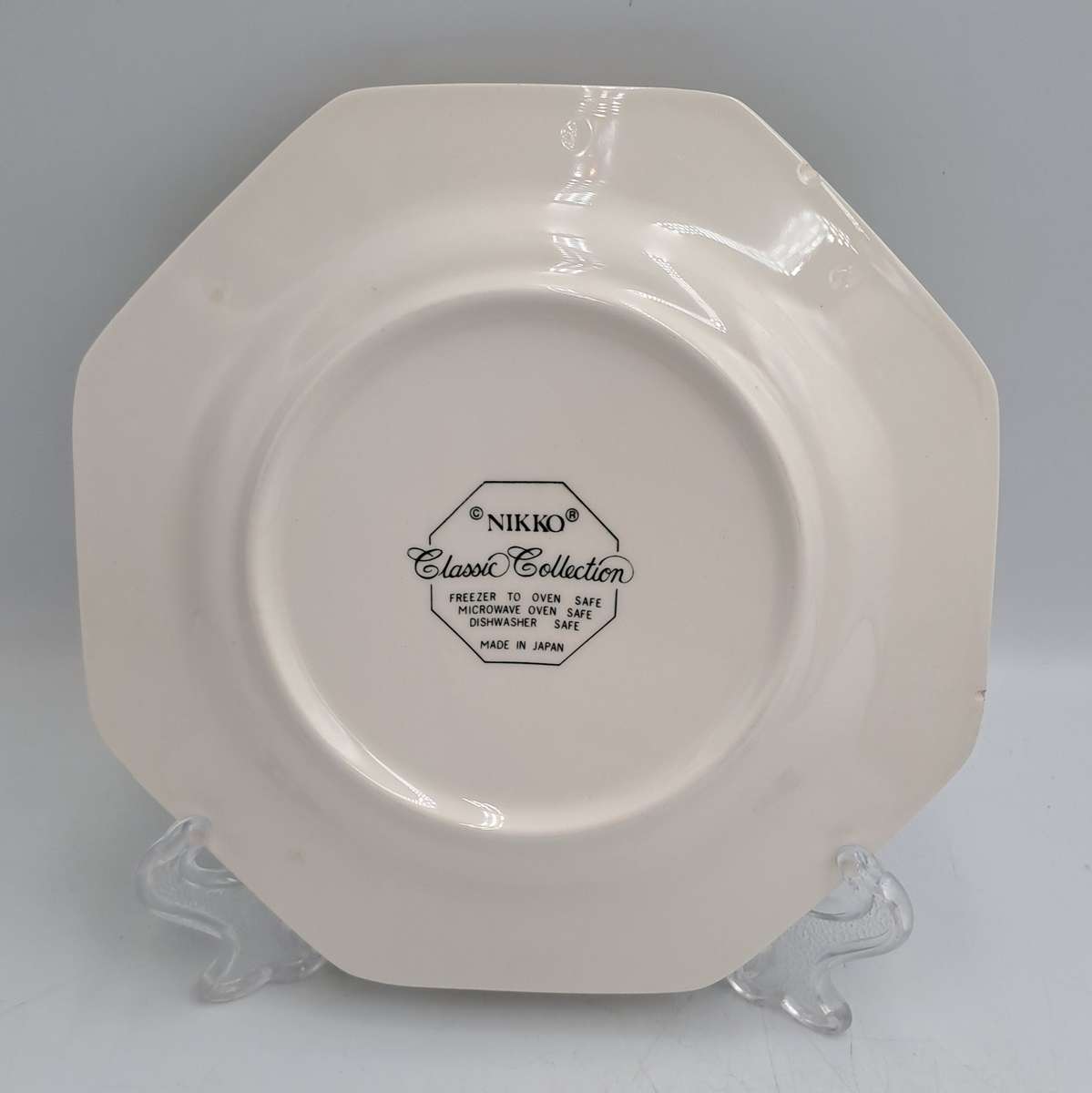 Discontinued 5 NIKKO Cameo Rose Plates -Classic Collection -Made in Japan (2 has tiny Chips )