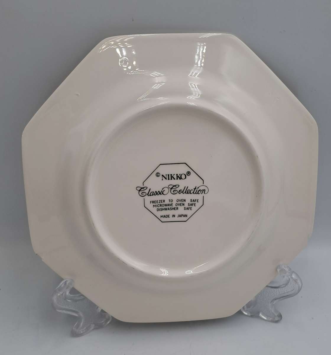 Discontinued 5 NIKKO Cameo Rose Plates -Classic Collection -Made in Japan (2 has tiny Chips )