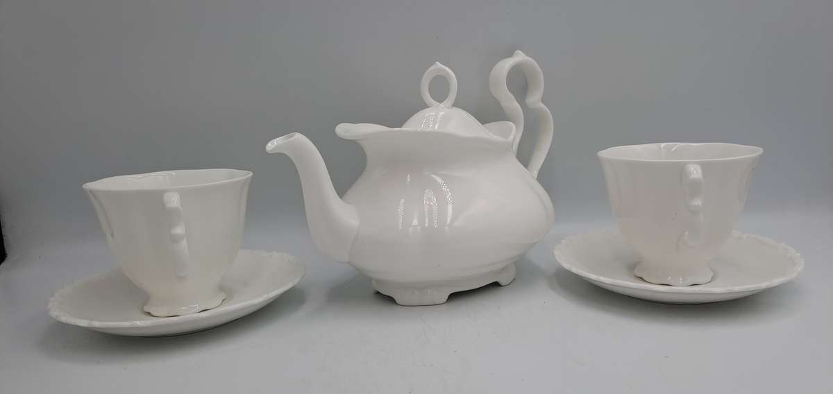 Vintage Royal Albert Gossamer Small Teapot with lid with 2 Duo's