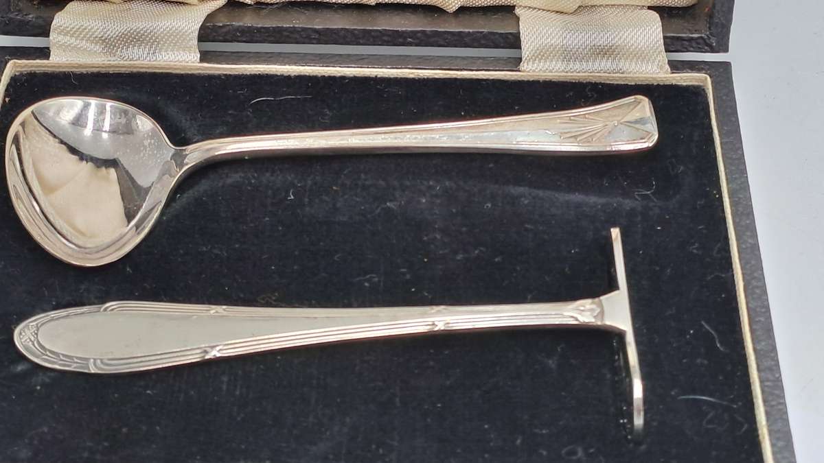 Antique German WMF 1/0 SILVER PLATED EPNS A1 BABY SPOON & PUSHER SET/ BABY FEEDING CUTLERY Boxed