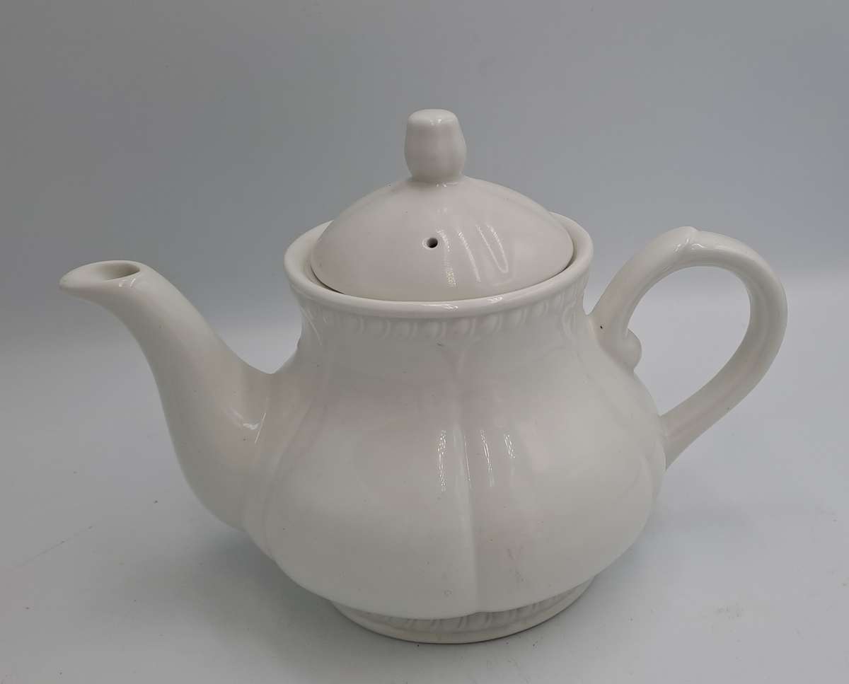 Vintage Churchill English Porcelain Tea Pot 600ml