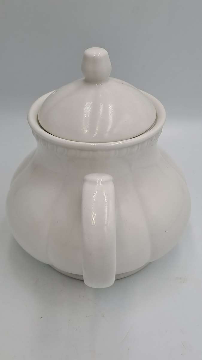 Vintage Churchill English Porcelain Tea Pot 600ml