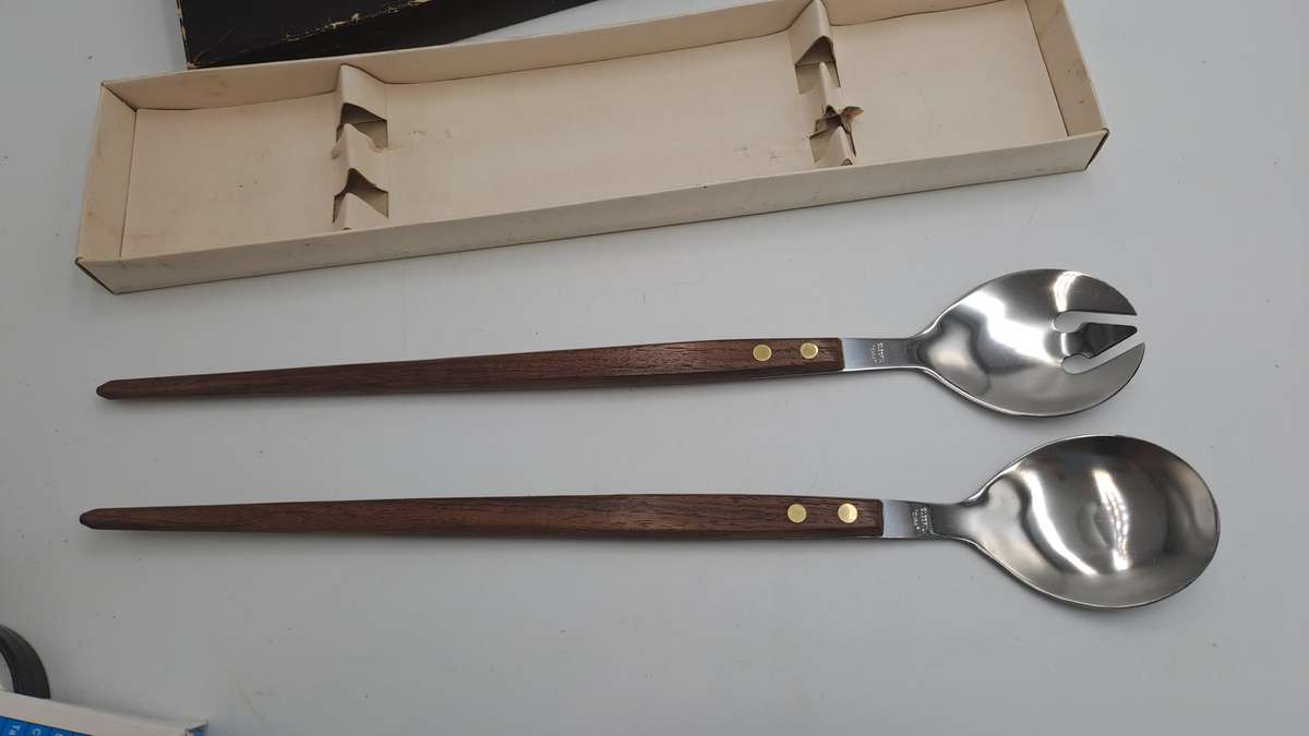 Vintage Salad serving set with wooden Handles -Boxed